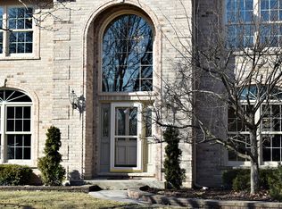 621 Steeplechase Rd, St Charles, IL 60174