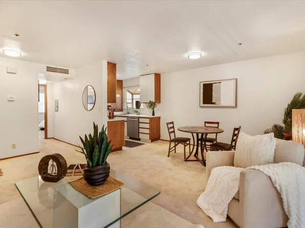 1009 San Antonio Cir Unit 220, Daly City, CA 94014