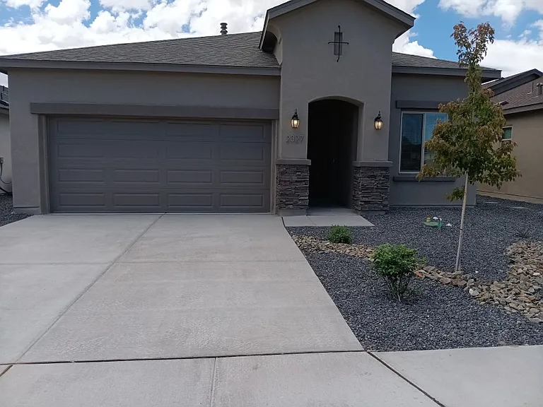 2327 Berkeley Ave — Photo 2