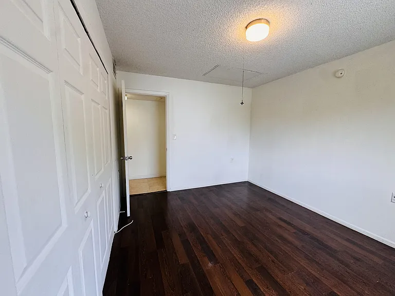 1068 N Benoist Farms Rd — Photo 5