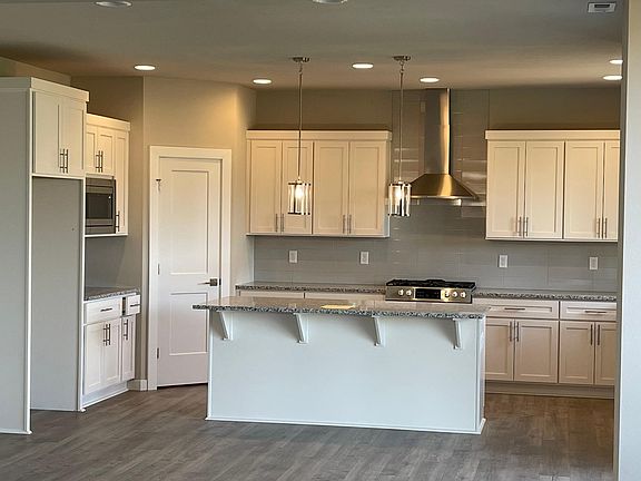 4th image of 4511 43rd St NE