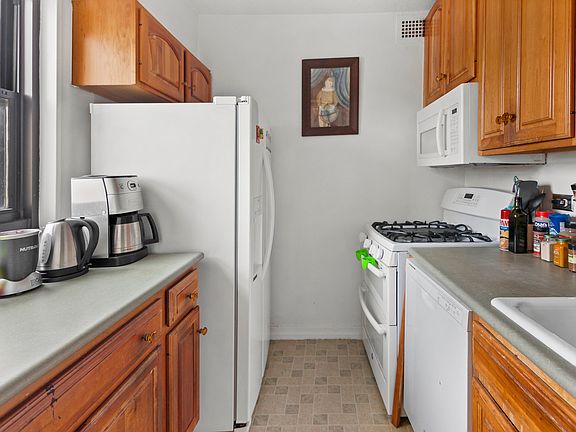 4th image of 178 E 80th St APT 20C