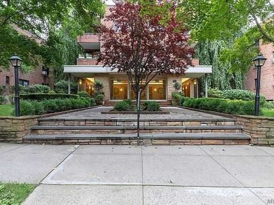 30 Grace Ave APT 1C, Great Neck, NY, 11021