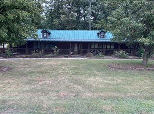 30 Ashley Ln, Casey, IL 62420