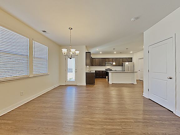 4th image of 234 Lake Vista Dr