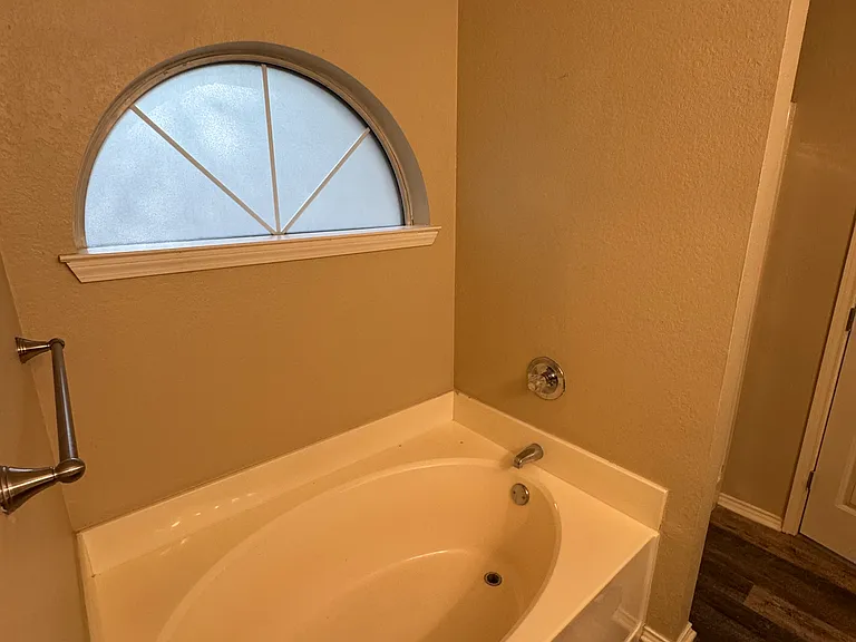 Soaking tub in Master Bath