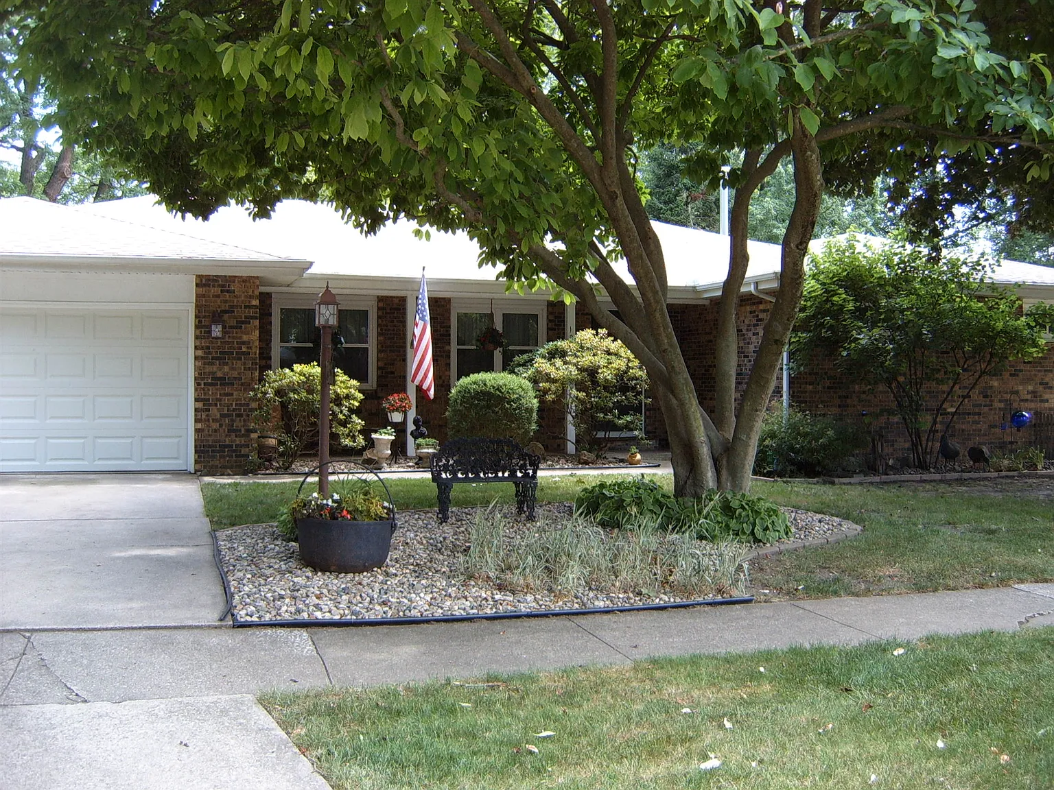 1003 Shurts St photo 1