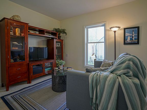 3rd image of 315 Pollock Street #2
