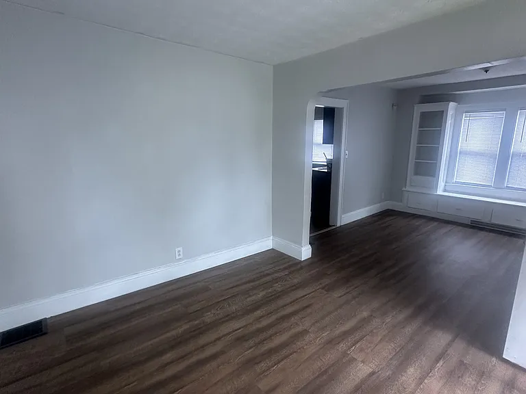12600 Watterson Ave — Photo 2