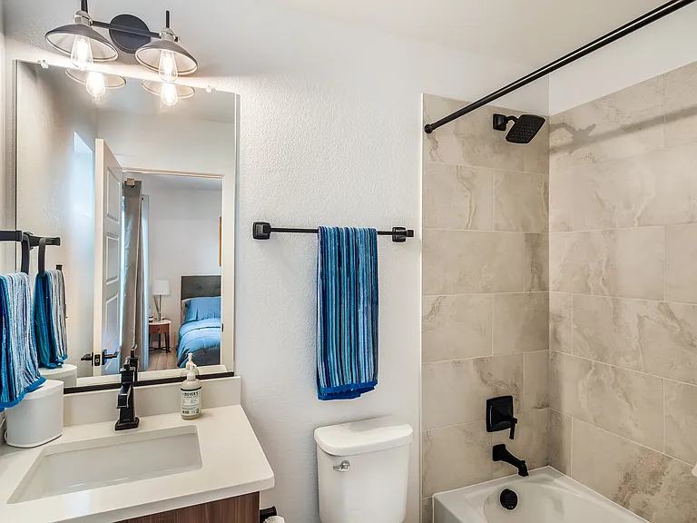 2042 S Holly St #1 — Photo 16