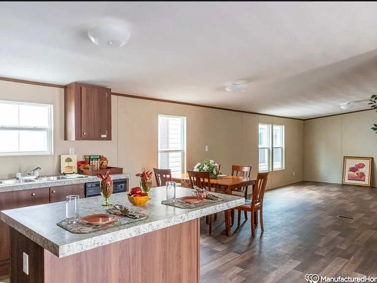 147 Meadow Crst — Photo 3