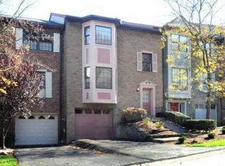 629 Woodcrest Dr, Pittsburgh, PA 15205