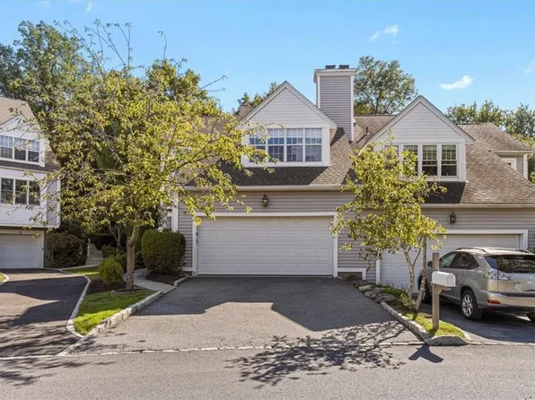 27 Roundtop Road, Yonkers, NY 10710