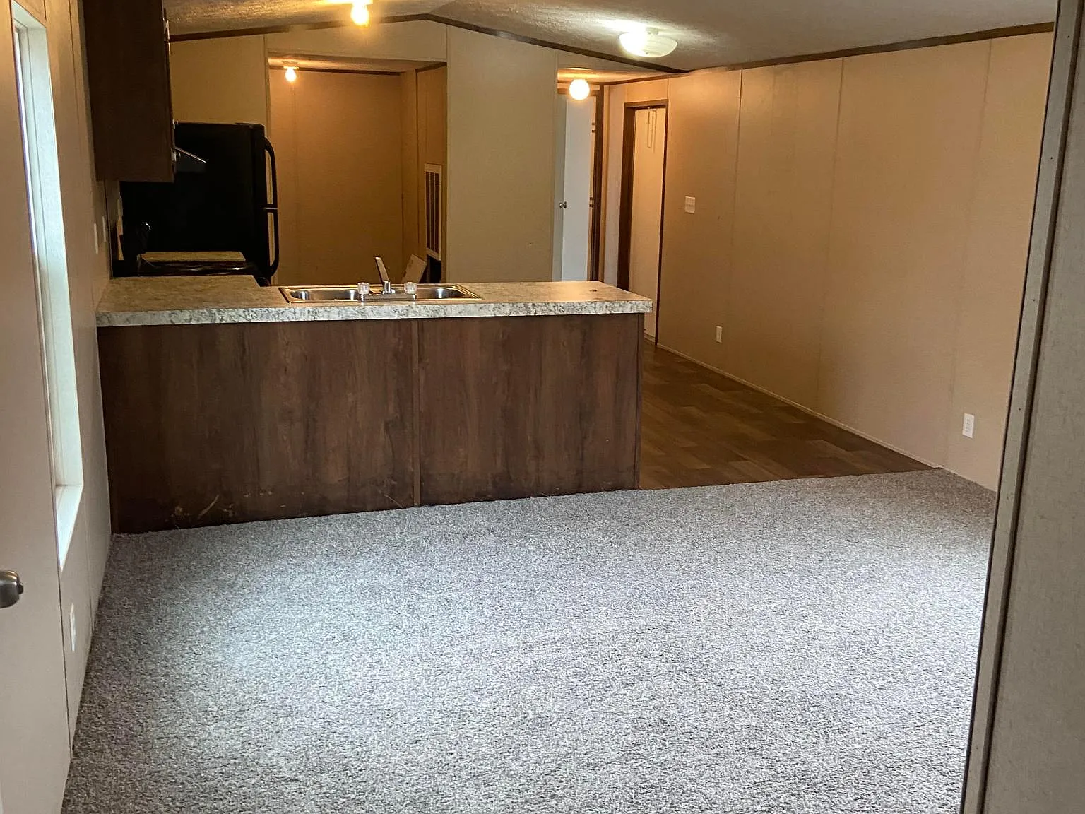 3 bed, 1200 sqft, $1,200 — Photo 2