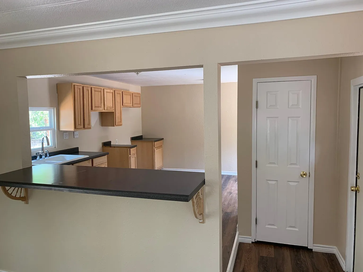 2 bed, 924 sqft, $1,400 — Photo 3