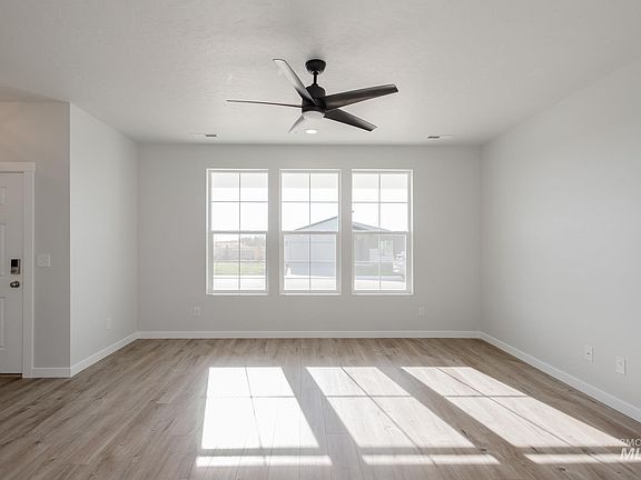 2nd image of 3016 E Boulder Basin Dr