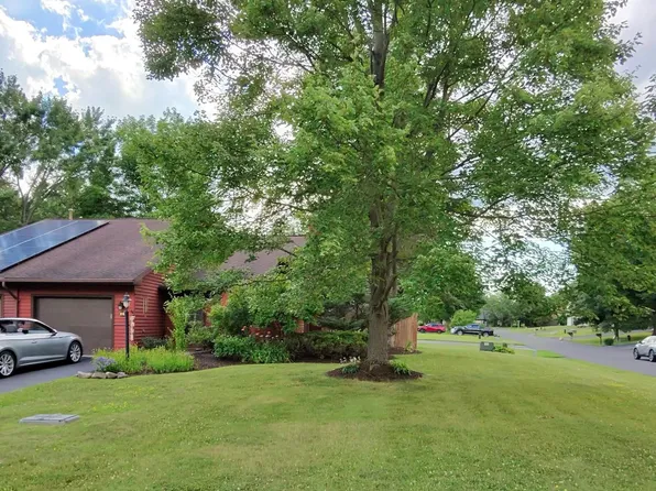 114 Meadowbrook Drive, Slingerlands, NY 12159