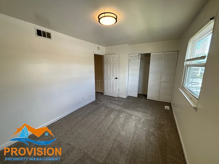 463 Longtowne Ct — Photo 18