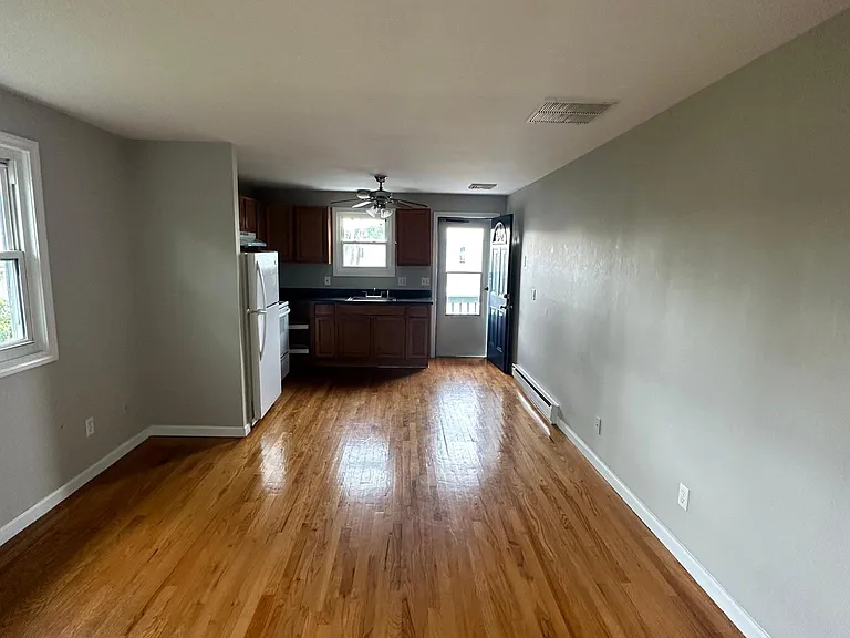 451 Main St #3 — Photo 3