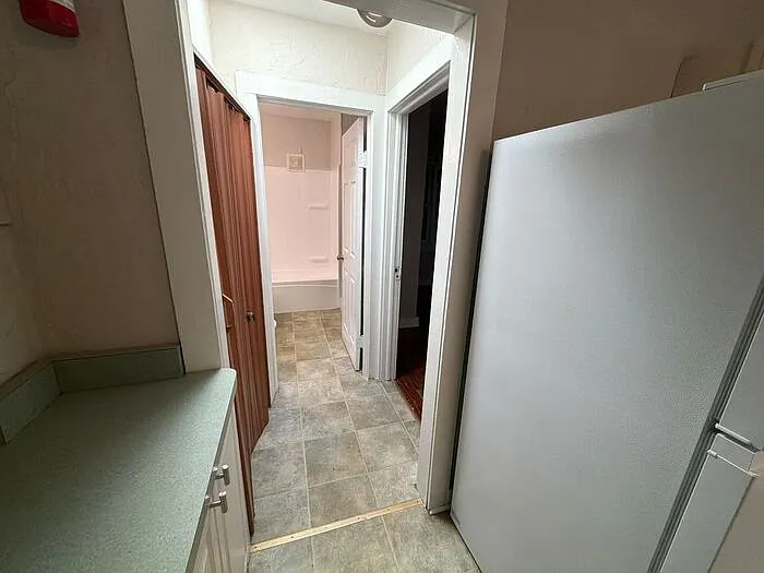 2 bed, 1.0 bath, 700 sqft, $1,195 — Photo 3