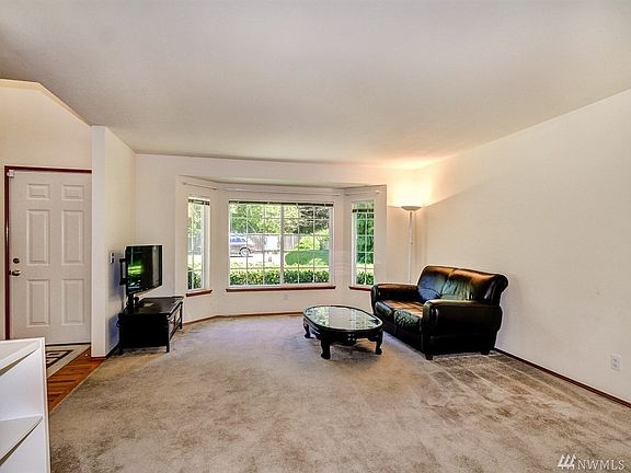 3rd image of 17914 47th Ave W