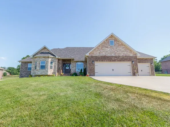 1060 Castle Rock Ave, Lebanon, MO 65536
