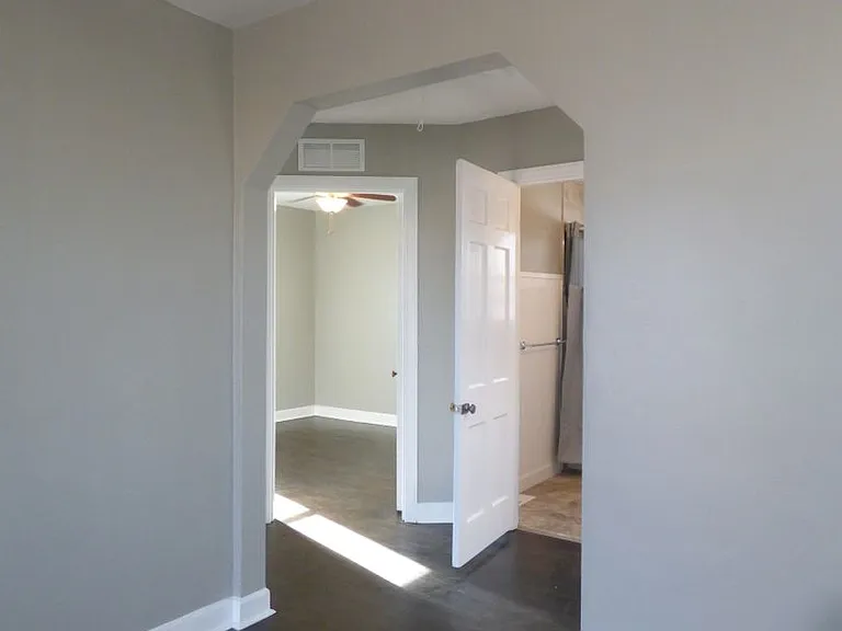 206 Broadview Dr — Photo 5