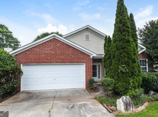 1055 Maple Leaf Dr, McDonough, GA 30253