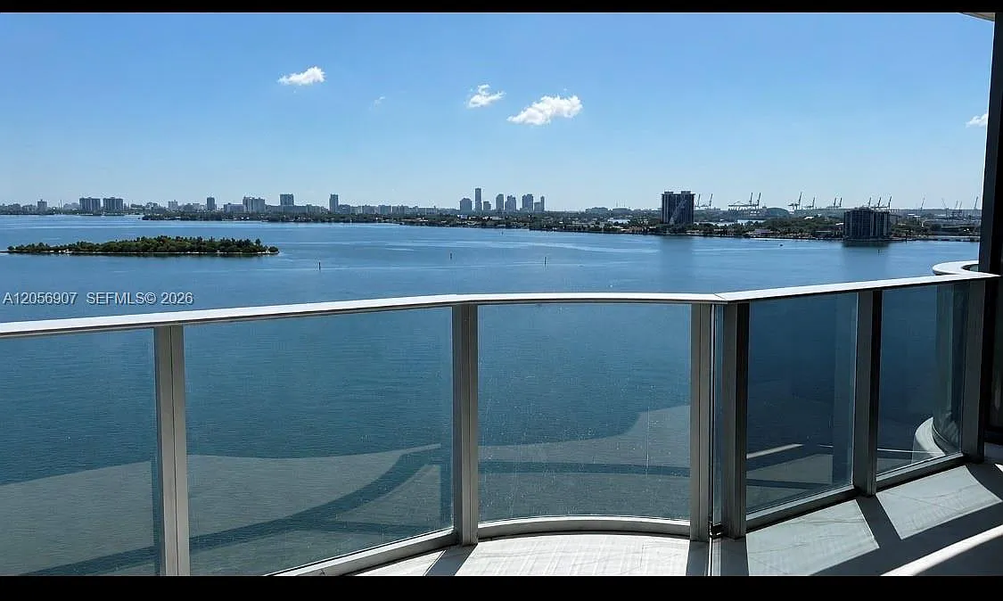 3 bed, 3.0 bath, 1283 sqft, $8,300 — Photo 1