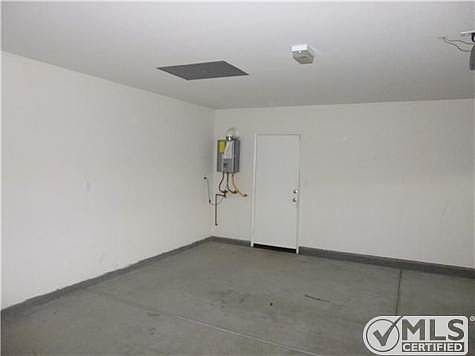 4th image of 27070 Emerald Cove Ct