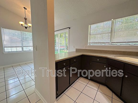 5th image of 104 Saint Benets Pl