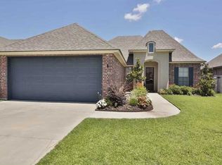 410 Copper Ridge Dr, Youngsville, LA 70592