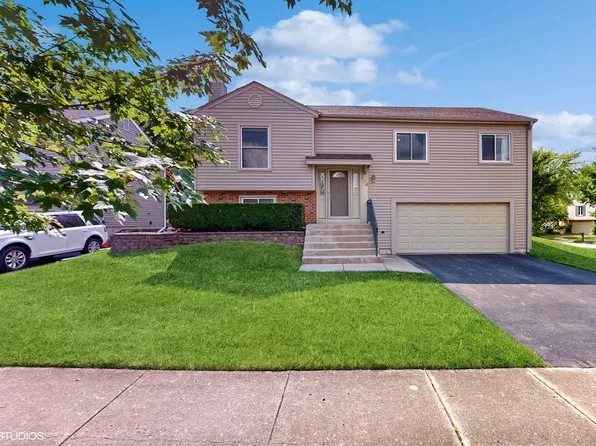 966 Stuart Dr, Bartlett, IL 60103