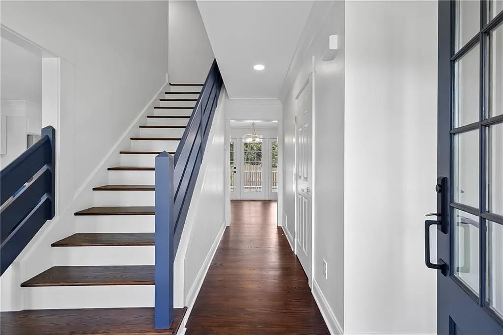 4 bed, 5.0 bath, 2500 sqft, $4,500 — Photo 4