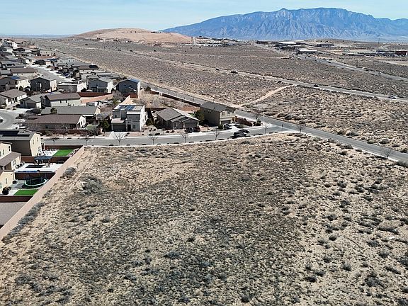 3rd image of 1101 Picton St NE