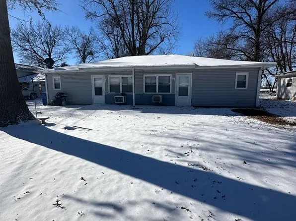 1347 N Lawrence Ave, Taylorville, IL 62568