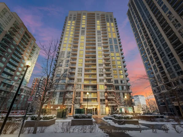 5 Michael Power Pl #901, Toronto, ON M9A 0A3