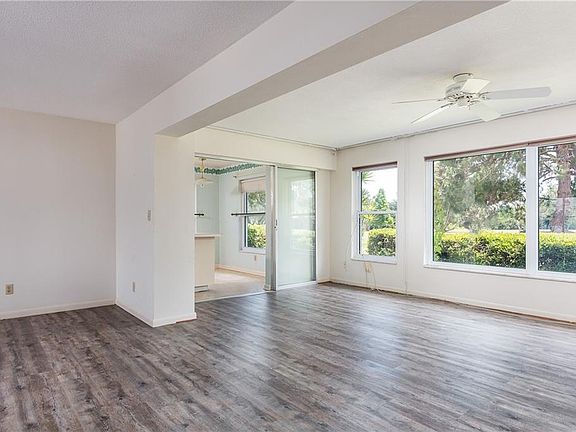 3rd image of 1419 Hagen Ave