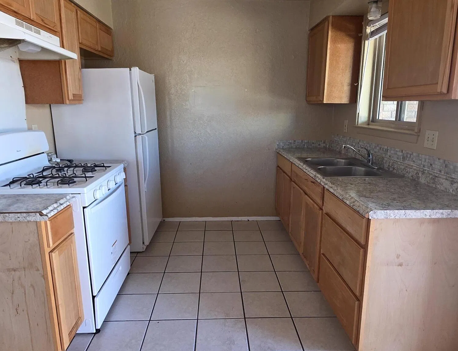 2 bed, 2.0 bath, 1075 sqft, $1,200 — Photo 2