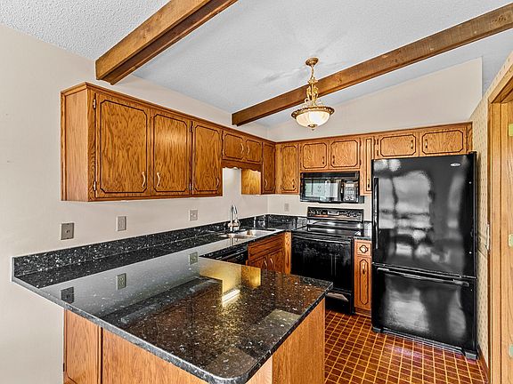 4th image of 1289 Bridle Path Ct
