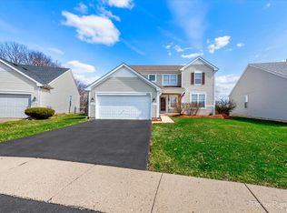 379 Prairie Mist Dr, Round Lake, IL 60073