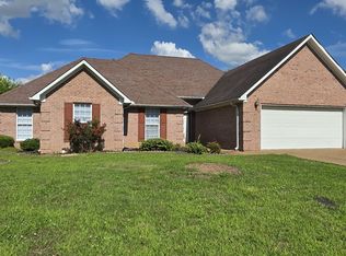 24 Richfield Cv, Jackson, TN 38305