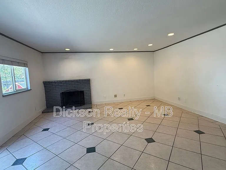 3970 Bolivar Ct #LEASE UP — Photo 9