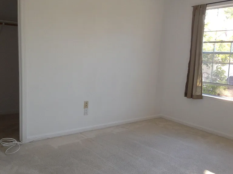 5 Holtz Ct — Photo 29