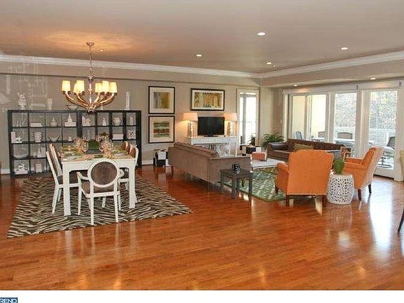 2nd image of 1702 N Park Dr APT 34