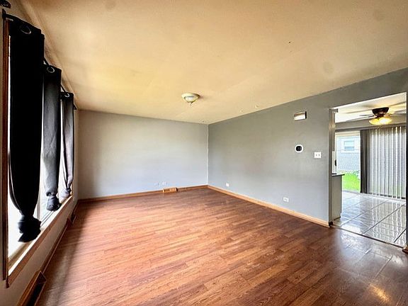 3rd image of 643 N Iowa Ave