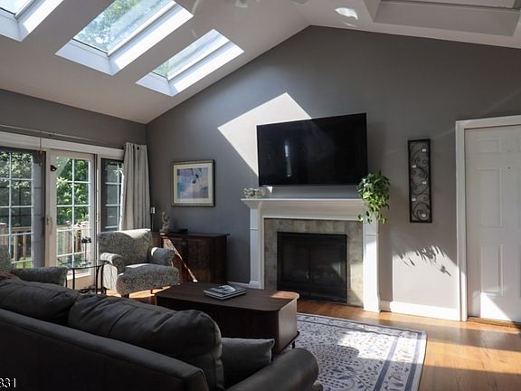 4th image of 53-59 Bellevue Ave