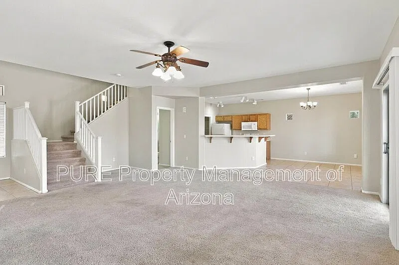 3 bed, 2.5 bath, 2255 sqft, $2,075 — Photo 4