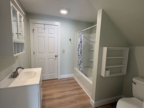 5th image of 812 Stillwater Ave APT 2