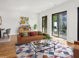3316 N Halsted St #2, Chicago, IL 60657